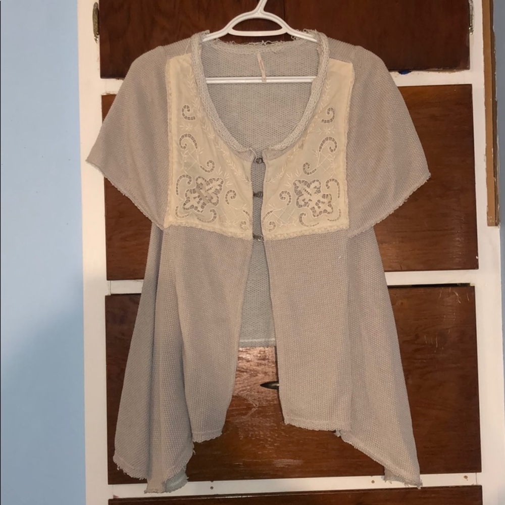 Short sleeved cardigan